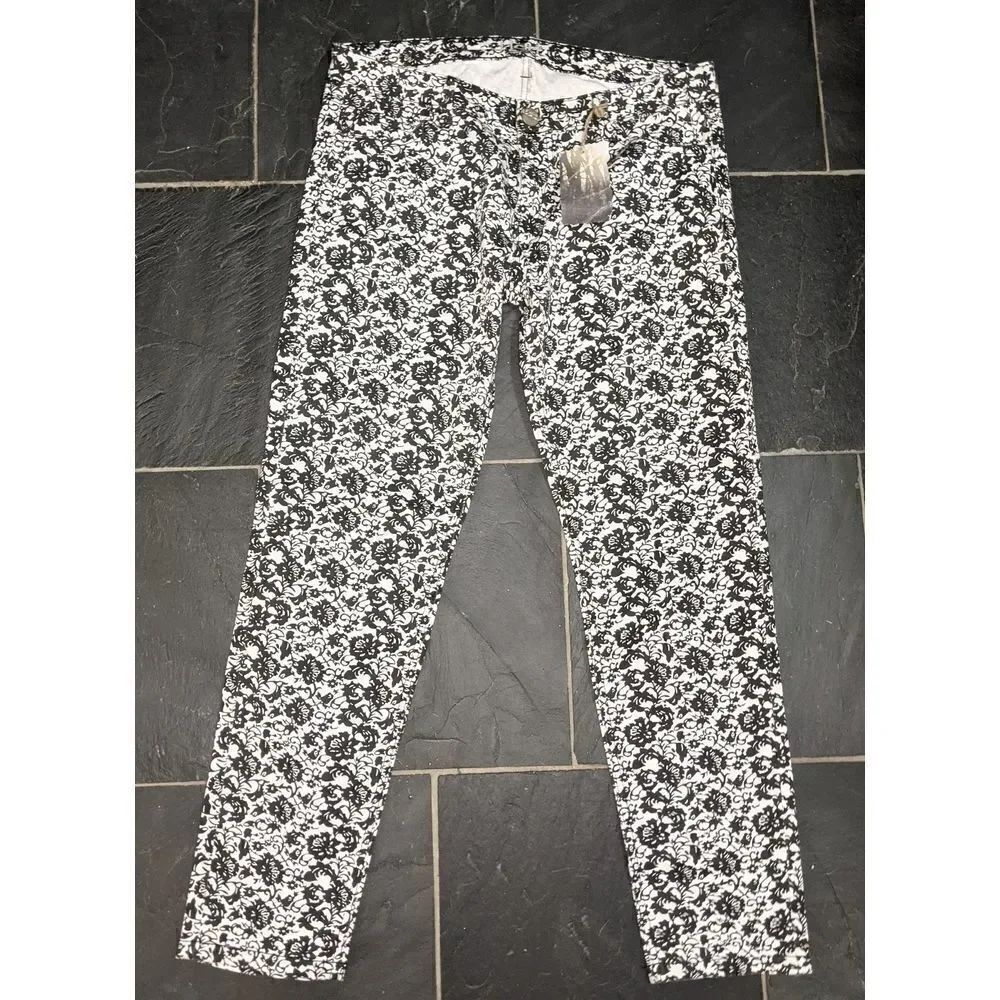 NWT Hart denim with fun black print sz 31